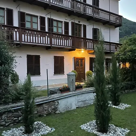 Dimora Fiorita Senior My Pensión Varallo